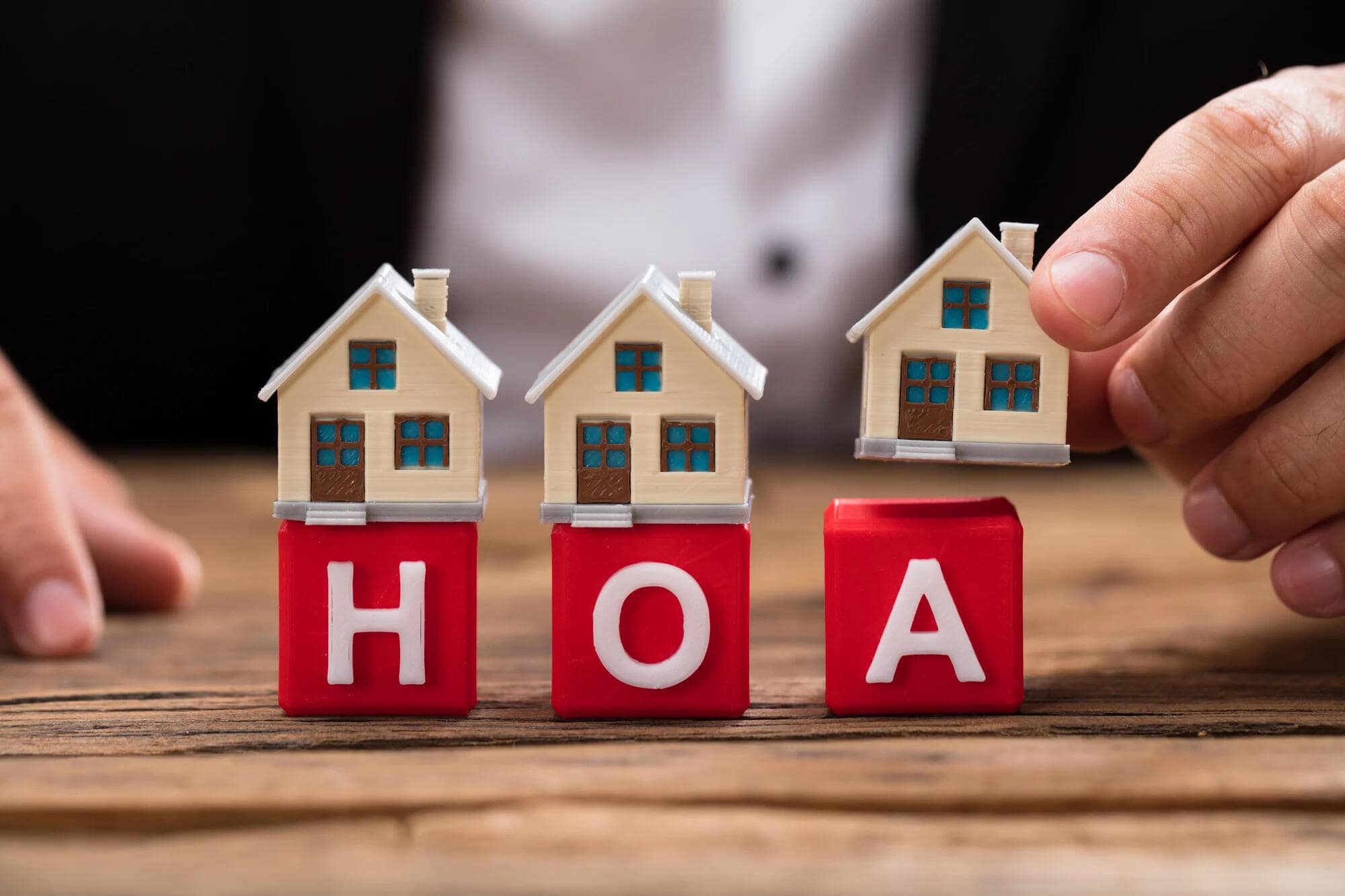 Home Owners Association Manager: Leading Homeowners Associations to Success
